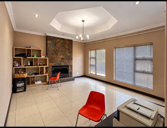 4 BEDROOM HOUSE FOR SALE IN VANDERBIJLPARK SE 7